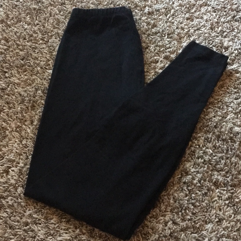 Basic pair of leggings